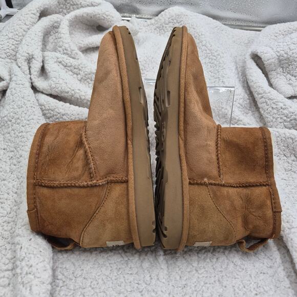 UGG Women's Classic Mini chestnut size women's bootie US 5 - Picture 3 of 7